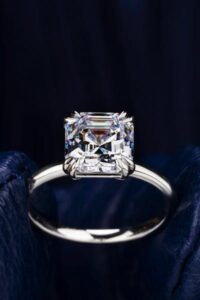 Expert Advice on the Smartest Ways to Pass Down Jewelry Without Conflicts